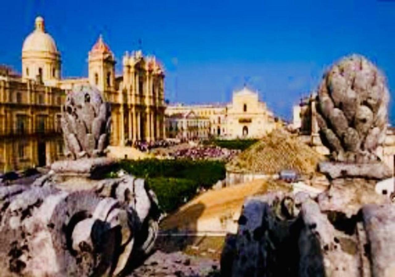 The Stone Garden Apartment Noto Exterior foto